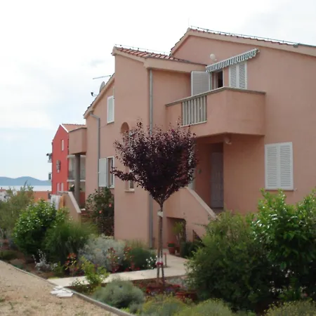 דירה Eja זאדאר