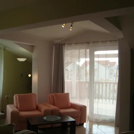 Eja Apartment