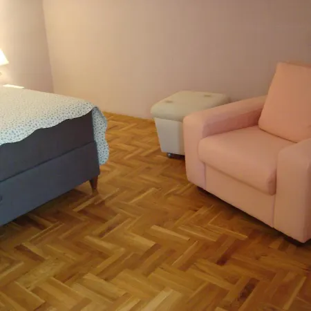 Eja Apartment *