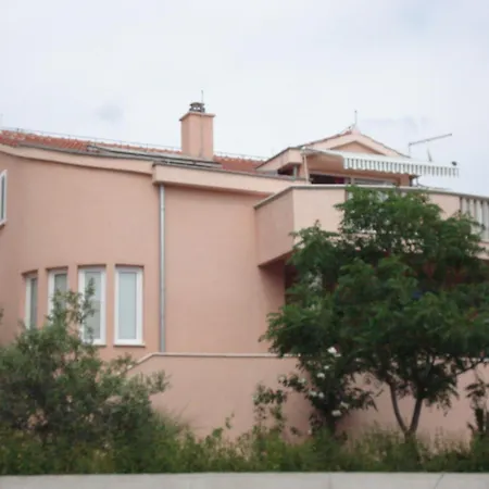 Apartment Eja *