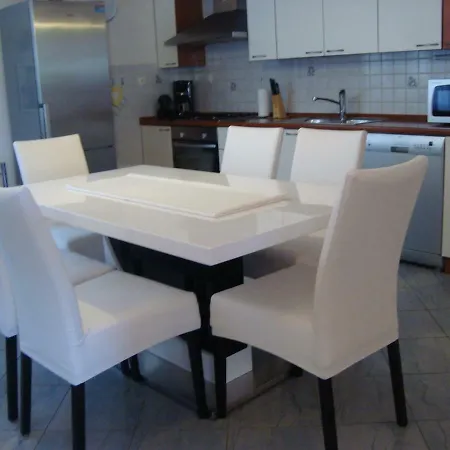 Eja Apartment *