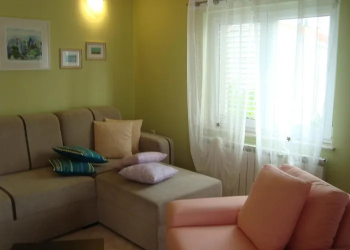 Διαμέρισμα Eja *