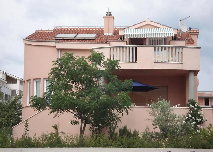 Διαμέρισμα Eja *